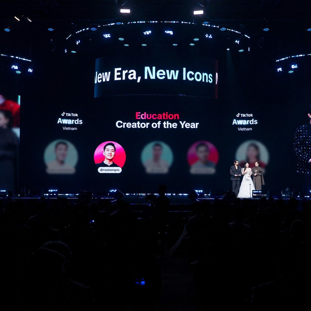 Sân khấu TikTok Awards - đề cử Education Creator of the Year, @caocuongvu